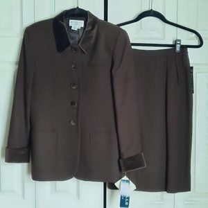 Vintage Saville Petite 2-Piece Wool Chestnut / Chocolate Brown Suit Size 8P